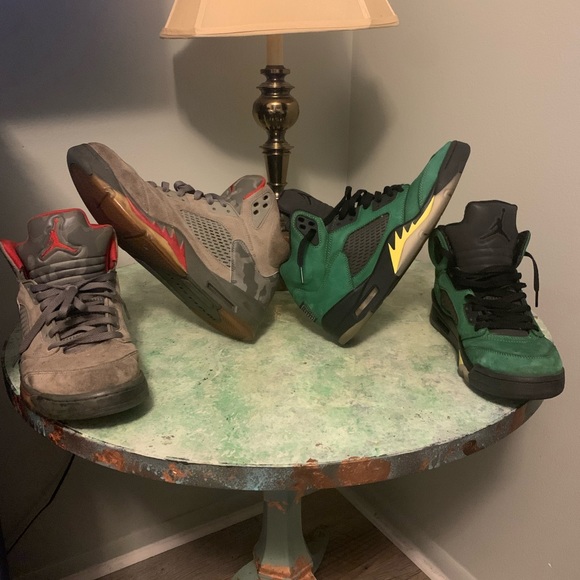 2 pairs of retro 5s